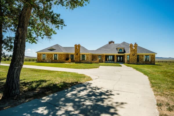 Main home on WY Pathfinder Ranch